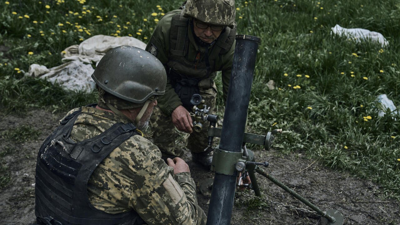 La ville ukrainienne de Novaya Kakhova, occupée par la Russie, est sous le feu d’un « feu intense »