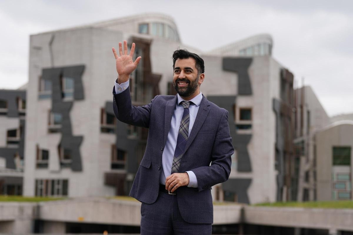Humza Yousaf fait la une du journal le plus populaire de France