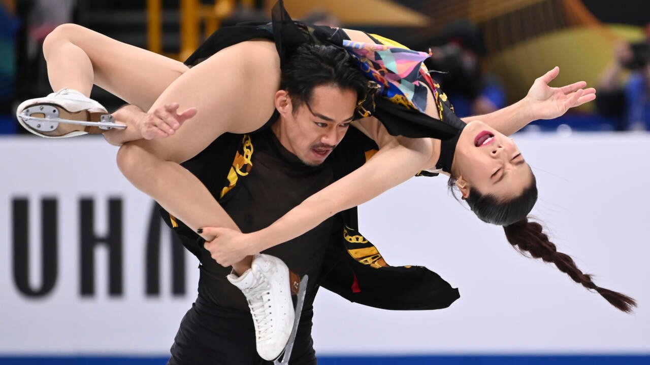 Le patineur artistique japonais Takahashi prend sa retraite avec son partenaire de danse sur glace