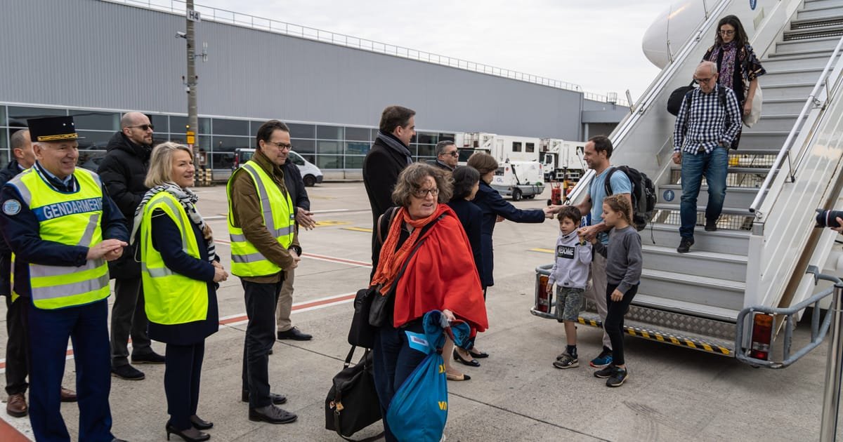 Les gouvernements occidentaux évacuent davantage de citoyens du Soudan alors que la situation se détériore