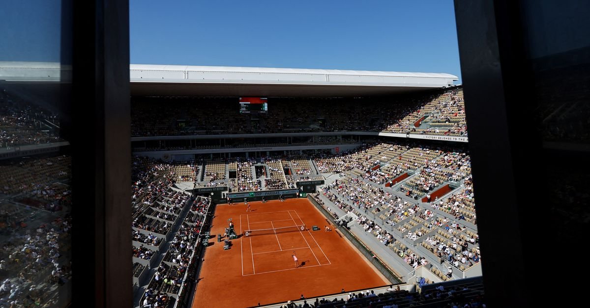 Les hommes ont de nouveau été exposés aux heures de grande écoute lors de la première session nocturne de Roland-Garros