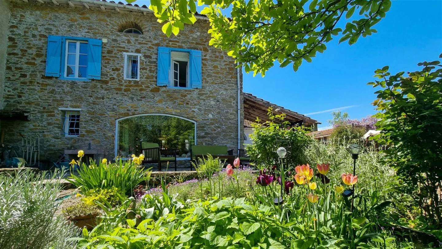 Qu'est-ce que 385 000 achèteront au Portugal, en France, au Mexique, en Malaisie et à Tipperary ? 1 Quest ce que 385 000 acheteront au Portugal en France au