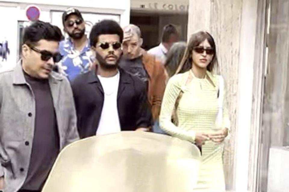 The Weeknd rejoint par la rumeur de sa petite amie Simi Khadra en France avant la première de « The Idol » à Cannes