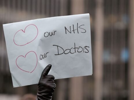 Plus de places dans les facultés de médecine ne signifieront pas automatiquement plus de jeunes médecins