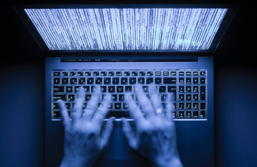 Si vous vous sentez mal à l'aise avec quelqu'un d'autre qui consulte votre historique de recherche, vous devez effacer votre historique de recherche de temps en temps.