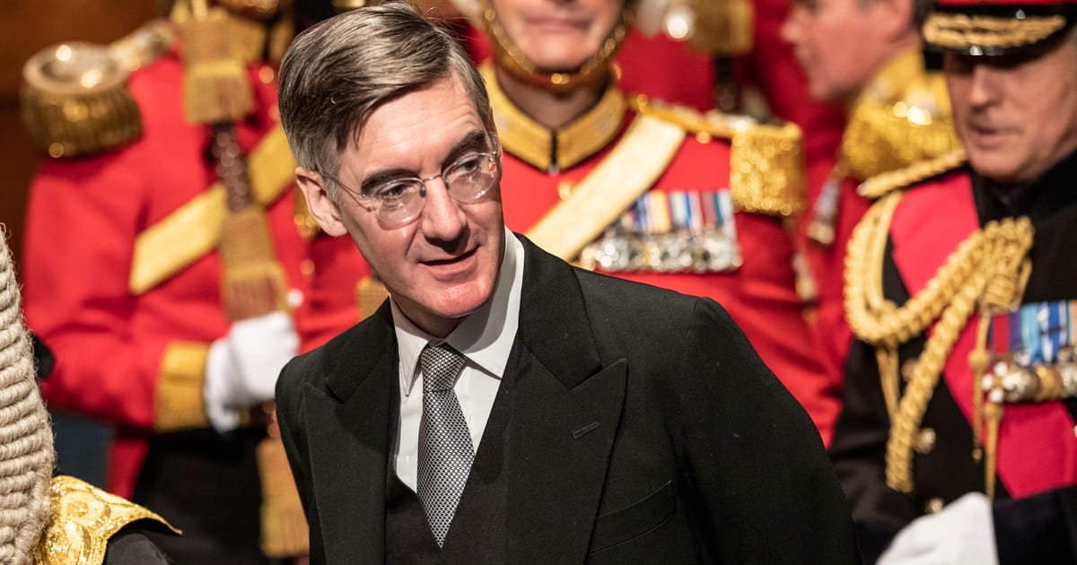 Debout, sire Jacob !  Boris Johnson distribue des titres de chevalier aux meilleurs Brexiteers