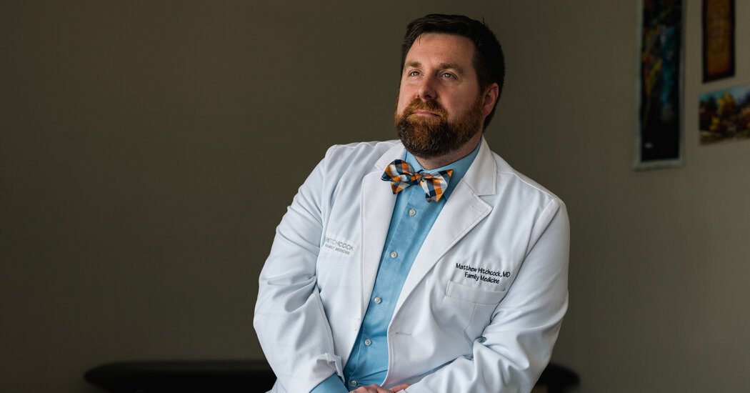 L’IA pourrait un jour faire des miracles médicaux.  Pour l’instant, cela aide à faire de la paperasse.