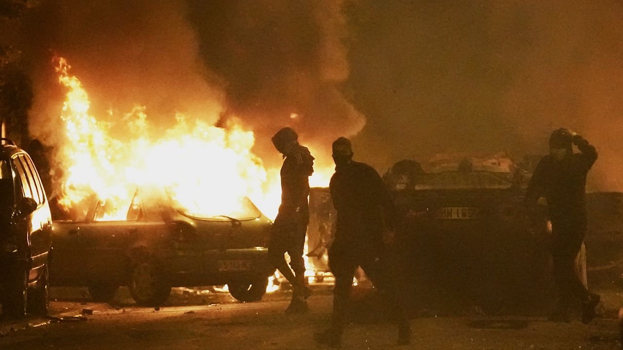 La France va déployer 40 000 policiers pour réprimer la violence