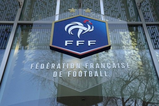 Le plus haut tribunal administratif de France déclare que la fédération de football peut interdire le port du foulard lors des matchs – Bay to Bay News