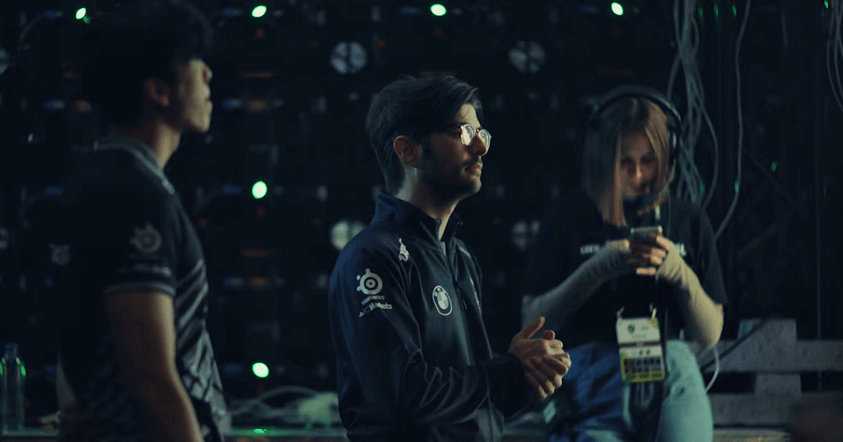 Old G joue en 4 contre 5 contre Nigma Galaxy après la déconnexion d’Aramis