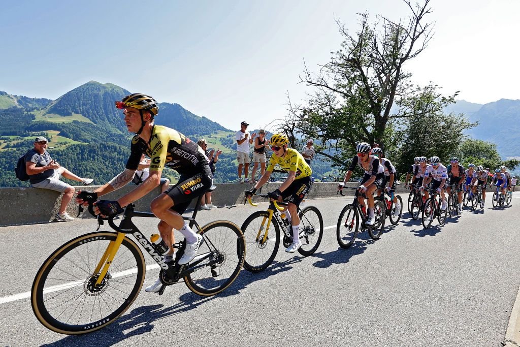 Jumbo-Visma et UAE Team Emirates subissent des contrôles antidopage supplémentaires au Tour de France
