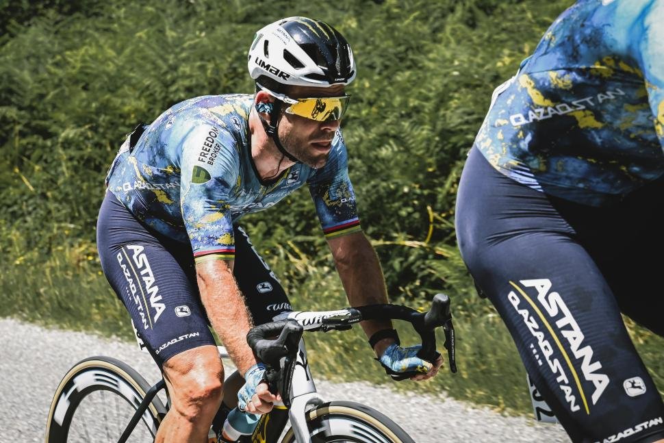 Mark Cavendish évite les spéculations sur le retour du Tour de France, dit que la reprise devrait être « nombre de semaines »