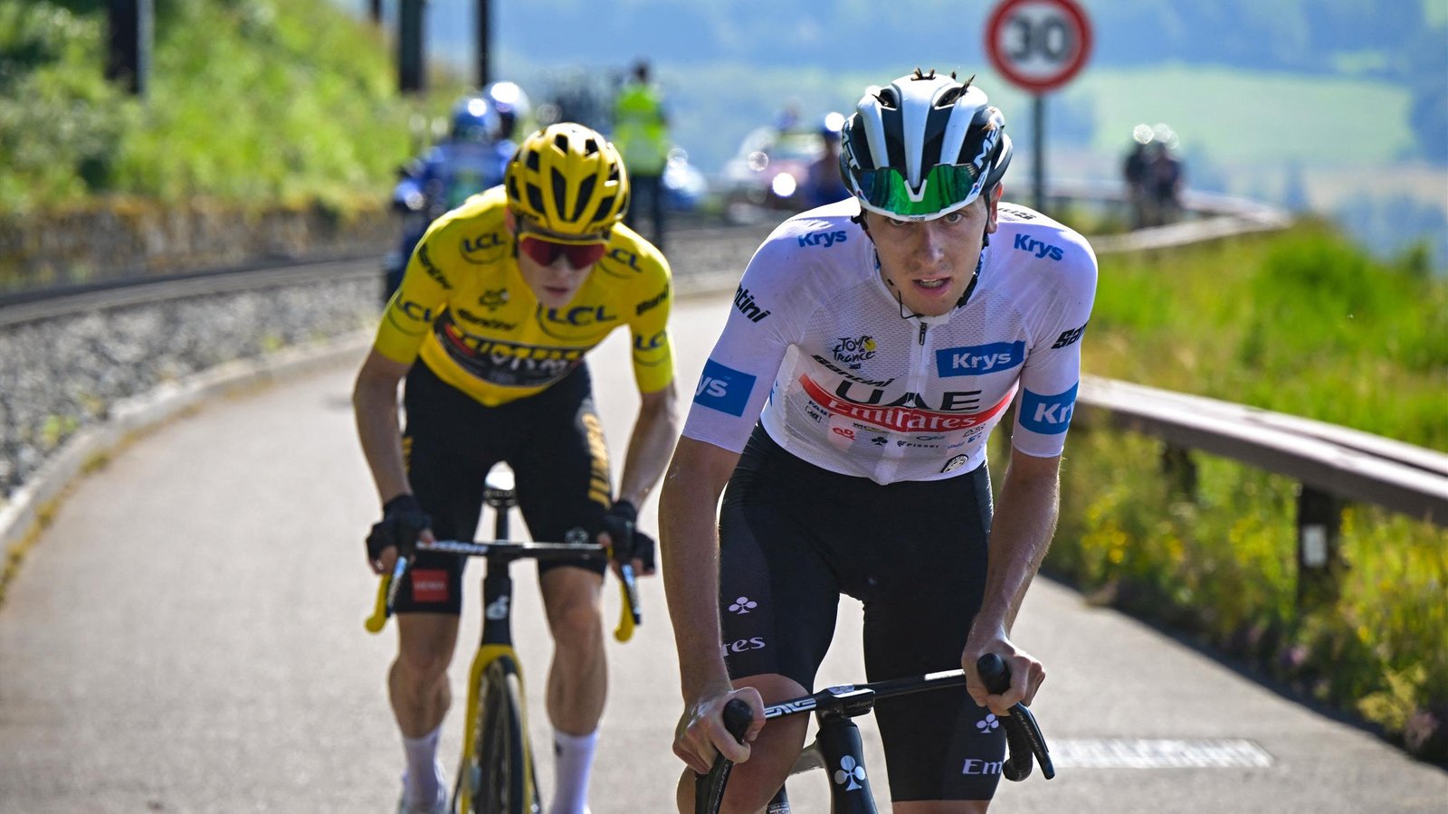 Tour de France : « Fini de rouler devant !  Faut-il que Jumbo-Visma et UAE Team Emirates changent de tactique ?
