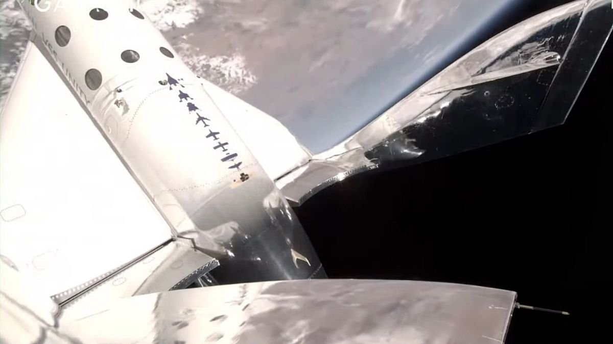 Virgin Galactic réussit son tout premier lancement commercial d’avion spatial suborbital (vidéo)