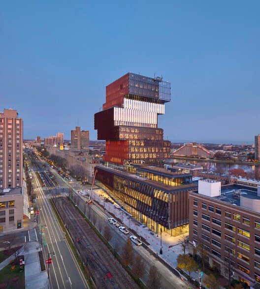 Boston University Center for Computing & Data Sciences / KPMB Architects - Photographie extérieure, fenêtres, paysage urbain