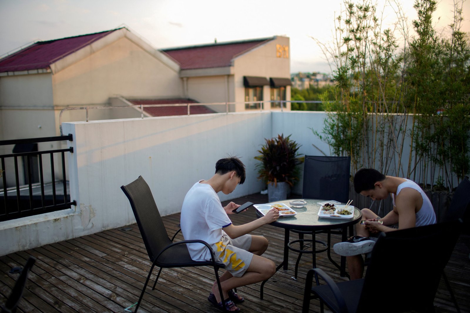 La Chine cherche à limiter les enfants à deux heures par jour sur leur téléphone
