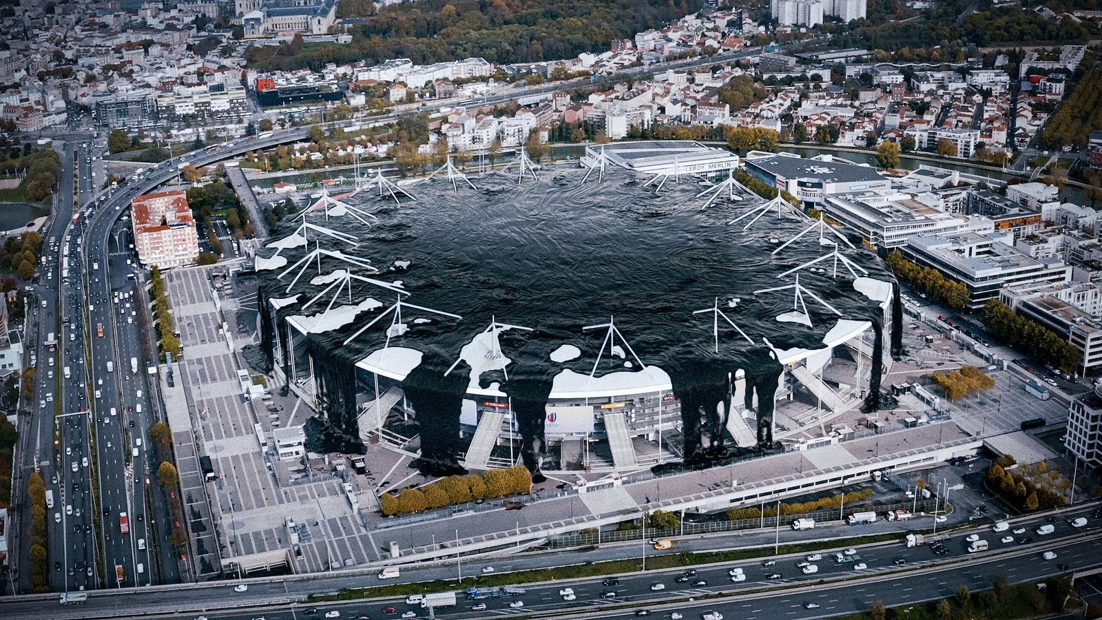 L’industrie des combustibles fossiles extrait un stade de rugby rempli de pétrole toutes les 3 heures 37 minutes – Greenpeace France appelle le parrainage des grandes sociétés pétrolières à la Coupe du Monde de Rugby – Greenpeace International