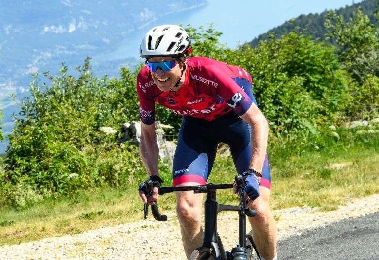 Un coureur amateur remporte le défi épique du Tour de France