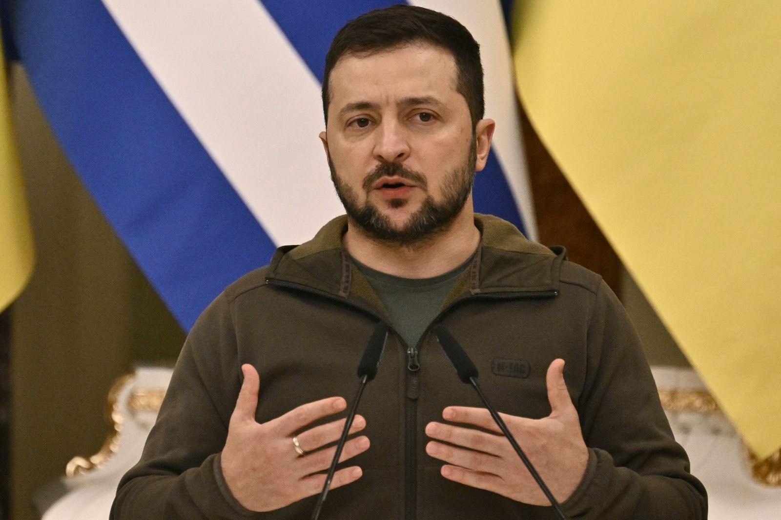 Zelensky rend hommage au pilote ukrainien Juice et à deux autres personnes tuées dans une catastrophe aérienne