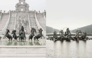 deux statues dans des fontaines représentées l'une à côté de l'autre.