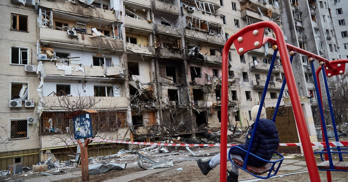 Des soldats russes tuent délibérément des enfants ukrainiens, selon un nouveau film