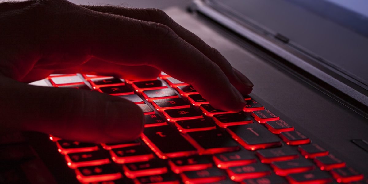 L’IA peut identifier les frappes au clavier uniquement grâce au son de votre frappe et voler des informations avec une précision de 95 %, selon une nouvelle étude.