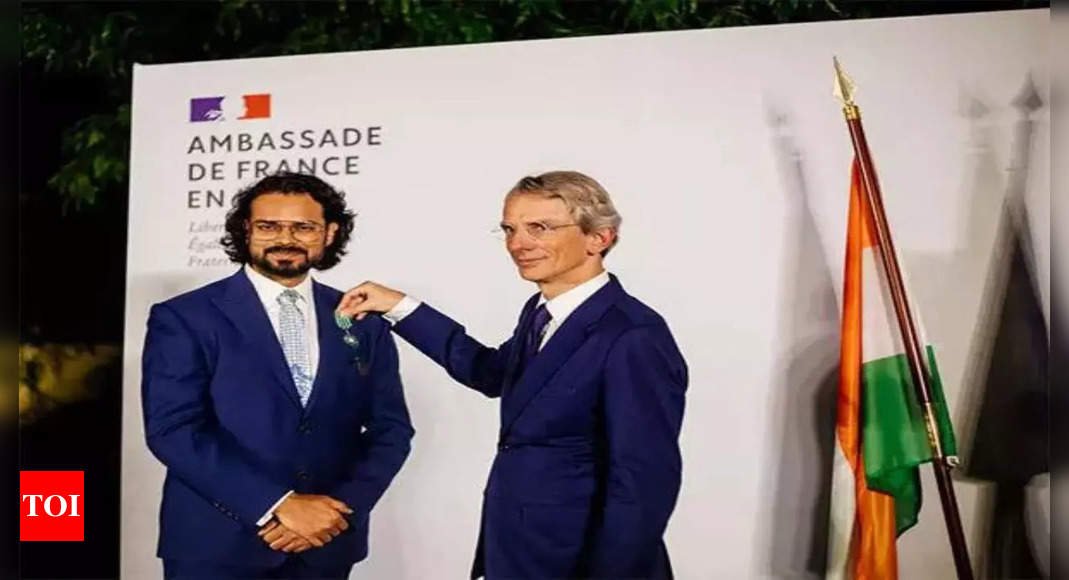 La France est comme mon ‘karmabhoomi’ : Rahul Mishra reçoit Chevalier de l’Ordre des Arts et des Lettres |  Actualités du cinéma hindi – Times of India