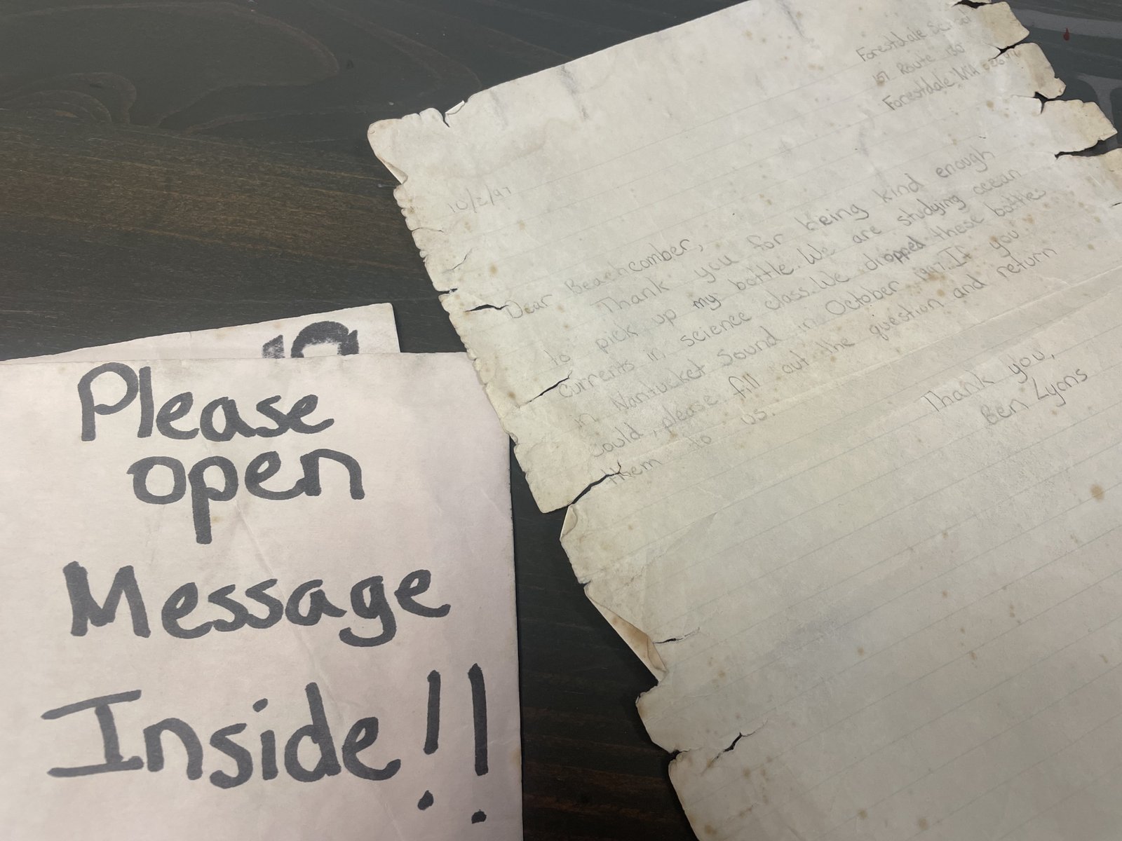 Un élève de 5ème a jeté un message dans une bouteille au large de Cape Cod en 1997. Quelqu'un en France vient de le trouver. 2 1699579683 628 Un eleve de 5eme a jete un message dans une