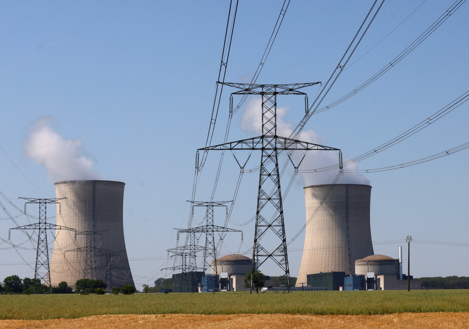 Une vue générale montre la centrale nucléaire d'Électricité de France (EDF) à Cattenom