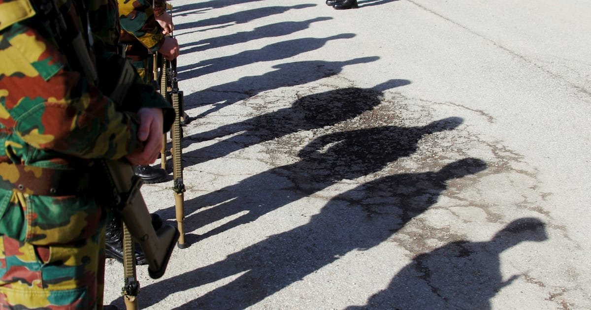 L’armée belge lancera des « pierres » quelques heures après le début de la guerre, déplore un ancien général