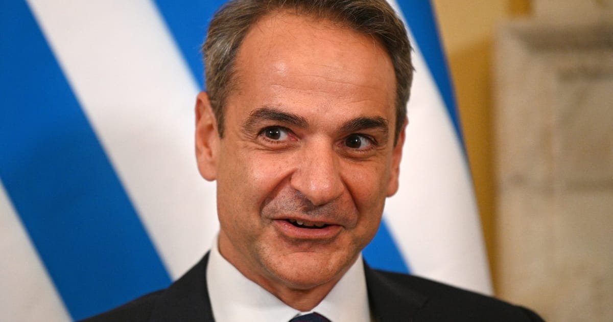 Le Premier ministre grec s’apprête à aplanir la dispute sur les billes au Royaume-Uni, alors que le roi Charles hausse les sourcils