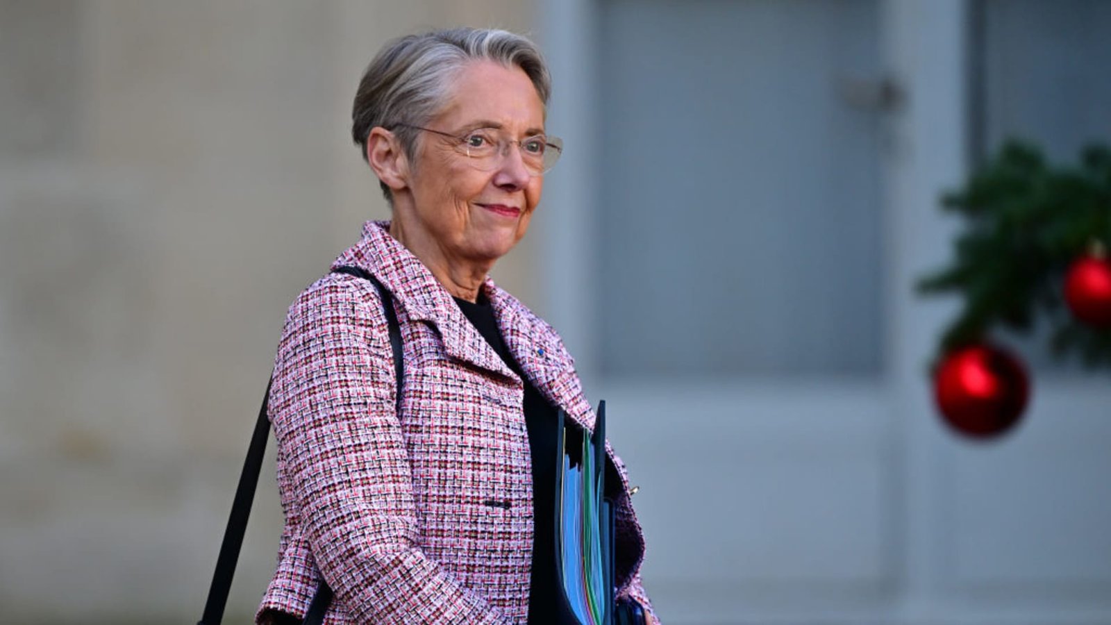 PARIS, FRANCE - DÉCEMBRE 20 : la Première ministre française Elisabeth Borne lors de la réunion hebdomadaire du cabinet à l'Elysée présidentielle le 20 2023 décembre à Paris, France.  (Photo de Christian Liewig-Corbis/Getty Images)