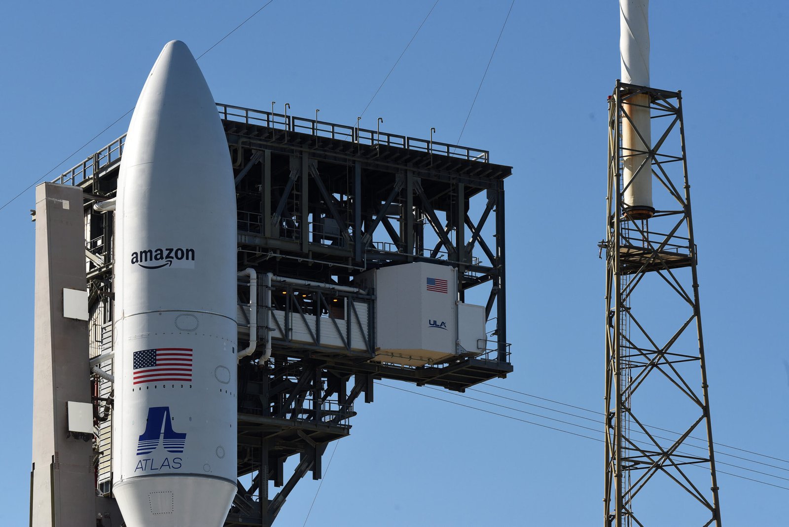 Amazon lance les premiers prototypes de satellite Internet