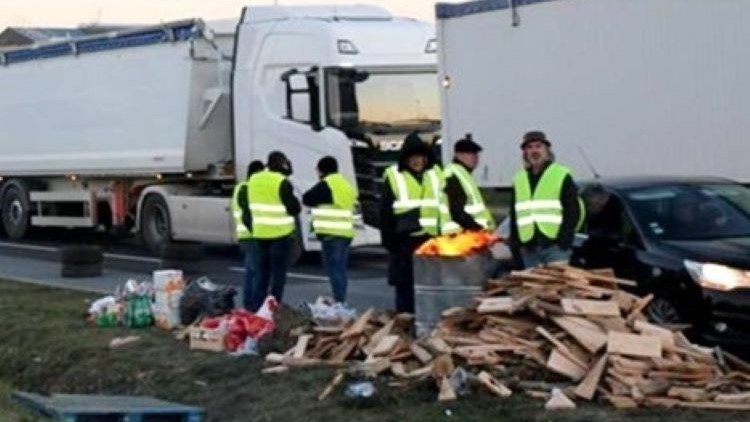 Bruxelles demande à la France d’empêcher les attaques contre des camions espagnols