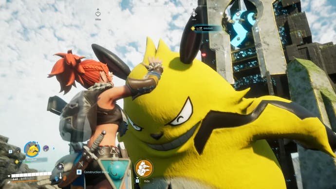 Un personnage féminin caressant Grizzbolt dans Palworld.