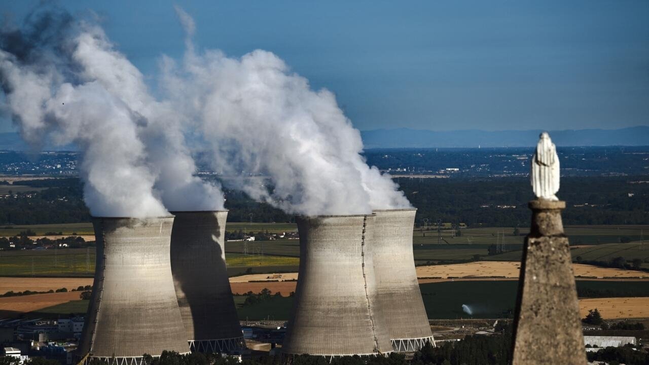 La France abandonne ses objectifs en matière d’énergies renouvelables et donne la priorité au nucléaire dans sa nouvelle facture énergétique