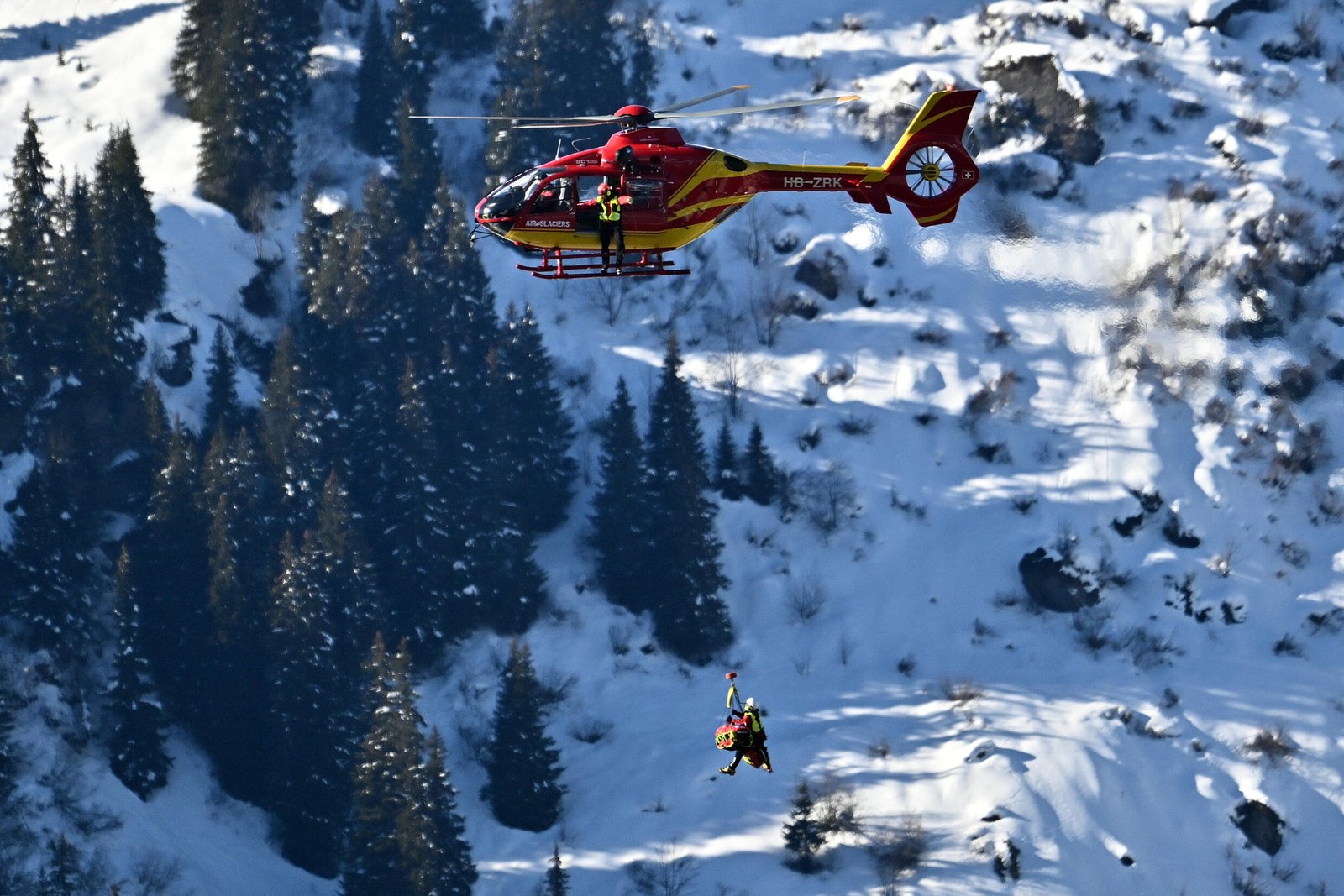 Le Français Alexis Pinturault est évacué par hélicoptère après son accident lors du Super-G masculin à Wengen