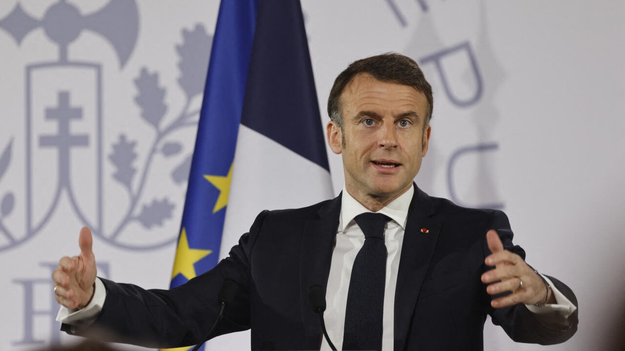 L’administration Macron promulgue une loi controversée sur l’immigration