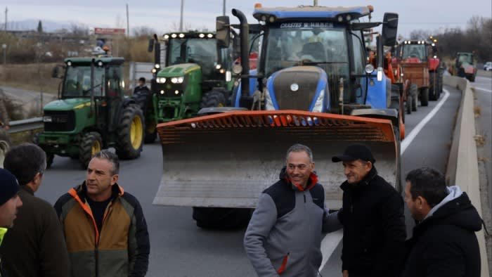 Les manifestations des agriculteurs français constituent un premier test pour le nouveau gouvernement de Macron