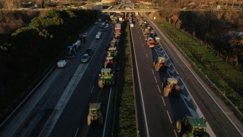 Les politiciens français courtisent les agriculteurs en colère