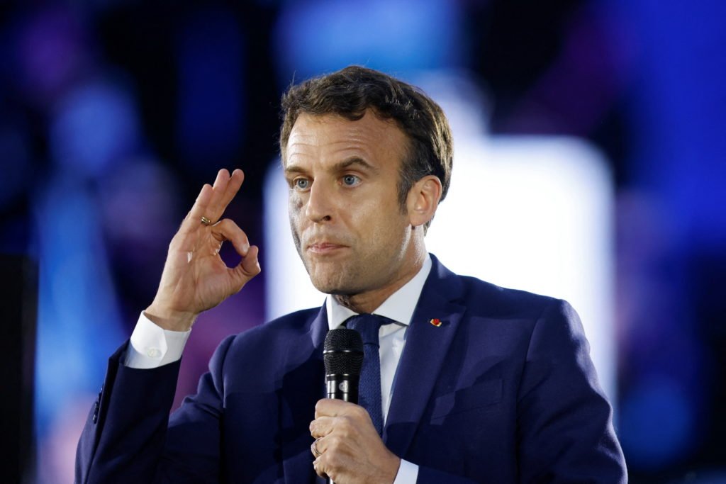 Macron cherche à rajeunir sa présidence et affirme que le pays a « tous les atouts pour réussir »
