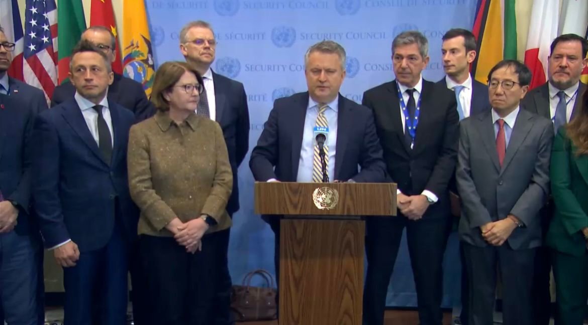 Nous réitérons notre condamnation résolue de l’agression russe contre l’Ukraine.