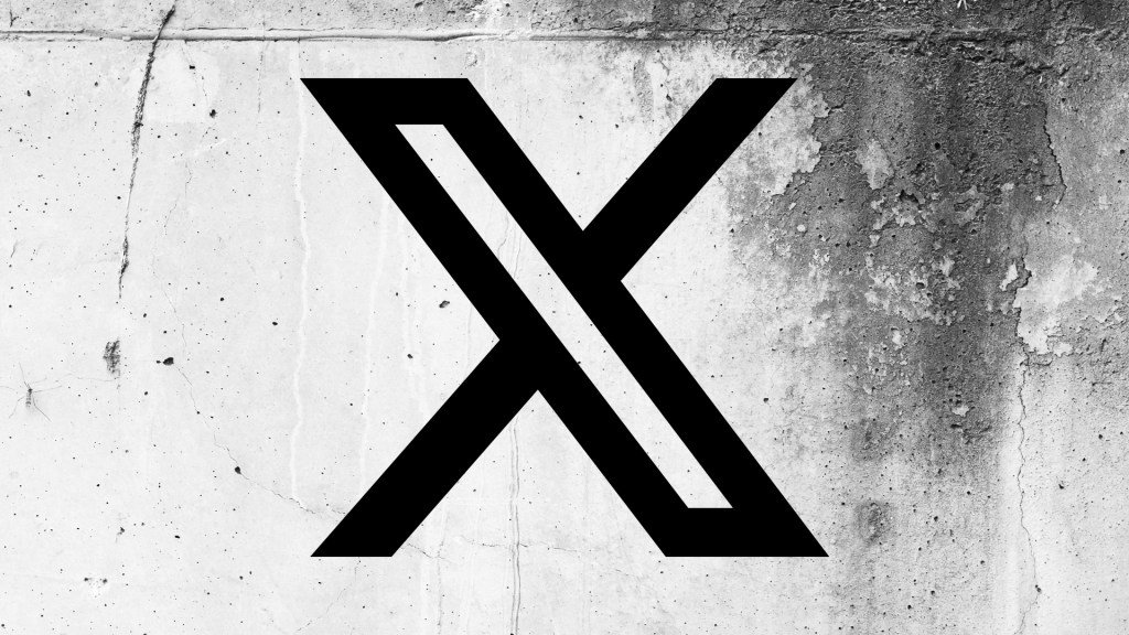 Logo X (anciennement Twitter) sur un mur fissuré