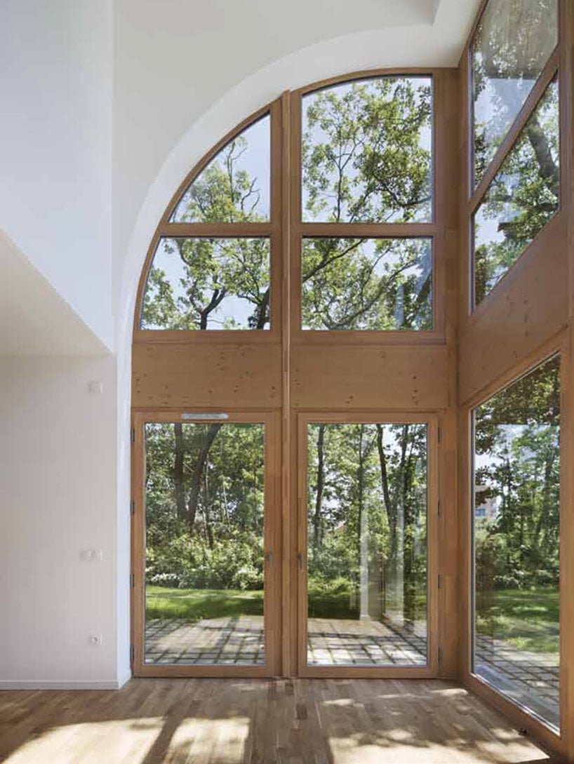 grand arches line SOA's 'parc princesse' social housing in le vésinet, france