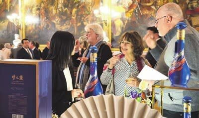 Célébration de l’anniversaire des relations diplomatiques sino-françaises avec Yanghe’s Liquor