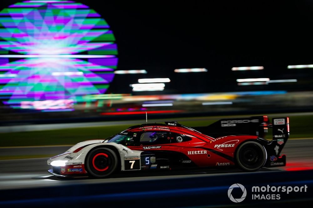 Porsche 963 n°7 du Team Penske Motorsport : Dane Cameron, Felipe Nasr, Matt Campbell, Josef Newgarden