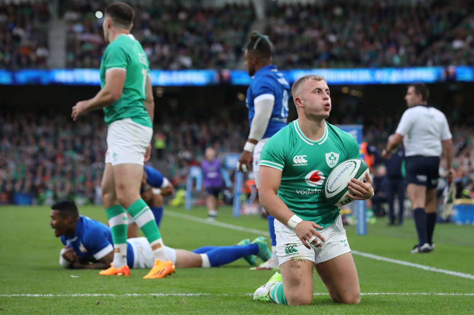 Craig Casey a une chance contre l'Italie de montrer à Andy Farrell que lui et Jack Crowley peuvent répéter leur forme au Munster sur la scène de test