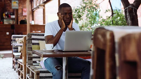 Alamy De nombreux algorithmes de sélection sont formés sur un seul type d'employé, ce qui signifie que les candidats ayant des antécédents ou des qualifications différents peuvent être filtrés (Crédit : Alamy)