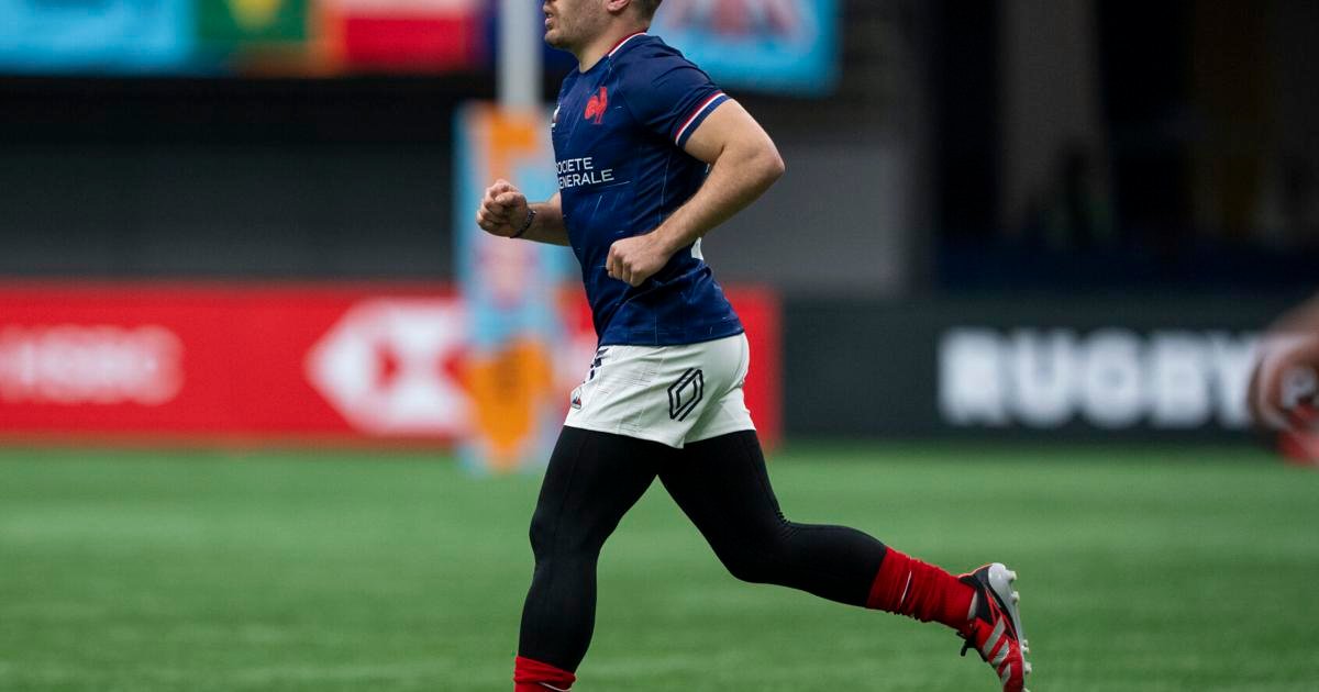 Antoine Dupont fait ses premiers pas pour aider la France à remporter le rugby à sept aux Jeux de Paris