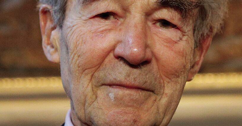 Badinter, qui a conduit la France à abolir la peine de mort, est mort